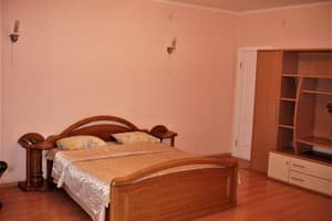 Центр Апарт-отель ул. Трехсвятительская 4