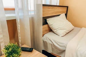 Возле метро Вокзальная на ул. Богдановская 9